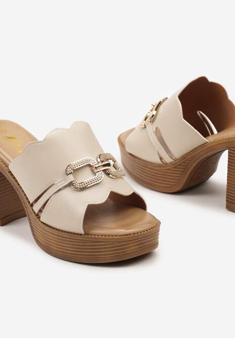 Beżowe Klapki na Słupku z Platformą i Wycięciami na Pasku Ozdobione Klamerką Obletta