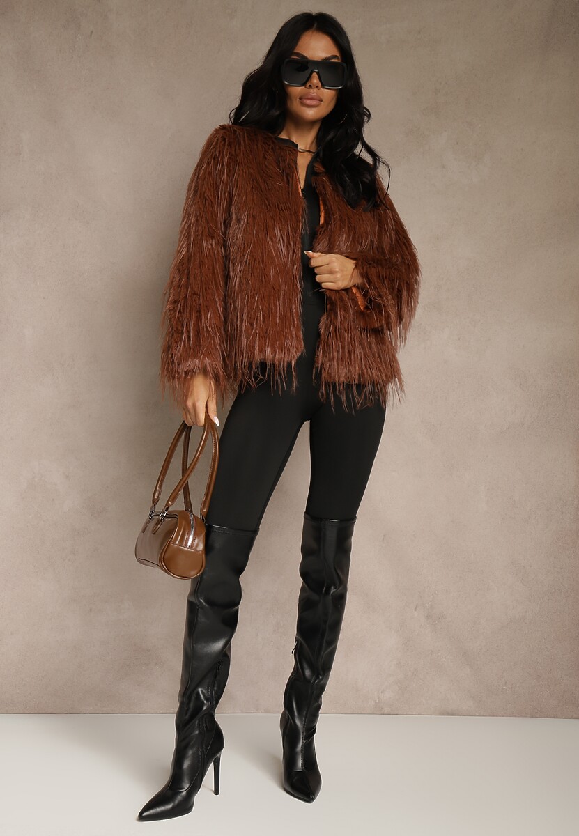 Brązowa Futerkowa Kurtka o Prostym Kroju z Zapięciem na Haftki Sialithiel