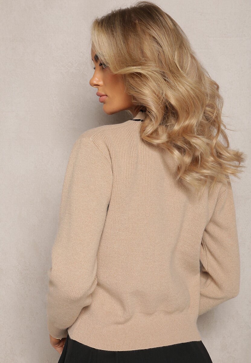 Beżowy Kardigan z Wiskozy Ozdobiony Naszywkami i Kokardą Chiesa