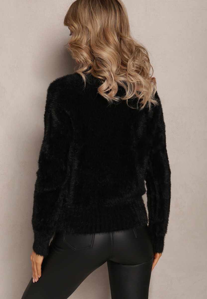 Czarny Dzianinowy Sweter z Dłuższym Włosiem i Półgolfem Christiam