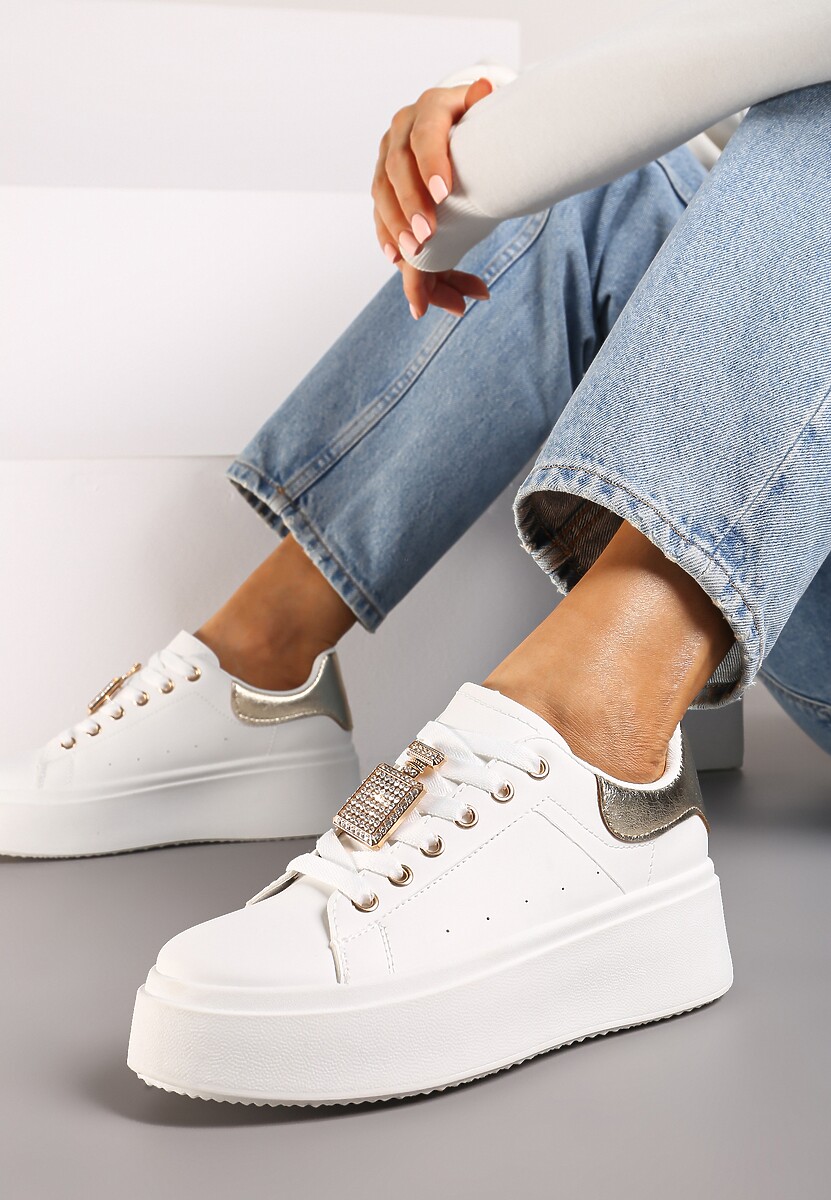 Biało-Złote Sneakersy na Platformie Ozdobione Cyrkoniami i Aplikacją 3D Daneria
