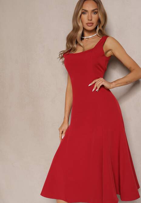 Bordowa Rozkloszowana Sukienka w Klasycznym Stylu Deslene