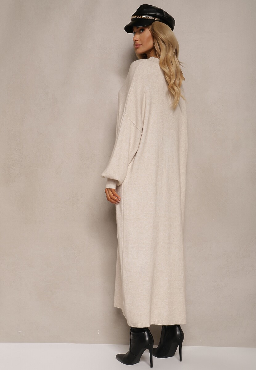 Jasnobeżowa Pudełkowa Sukienka z Wiskozą i Półgolfem Salindra