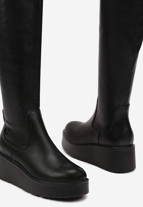 Czarne Basicowe Kozaki na Grubej Podeszwie z Okrągłym Noskiem Tirisza