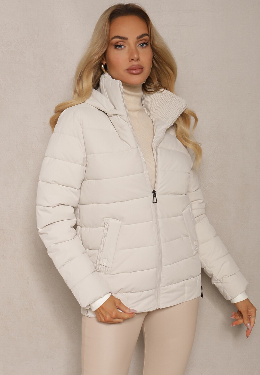 Czarna Kurtka z Pikowanymi Przeszyciami z Odpinanym Kapturem i Ściągaczem w Talii Sintavia