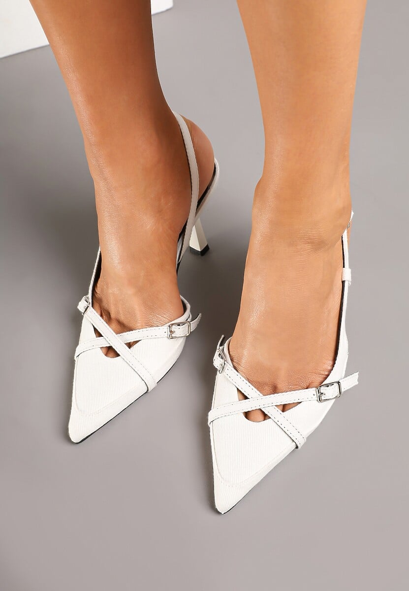 Białe Sandały Ozdobione Klamrami na Smukłej Szpilce Setorina