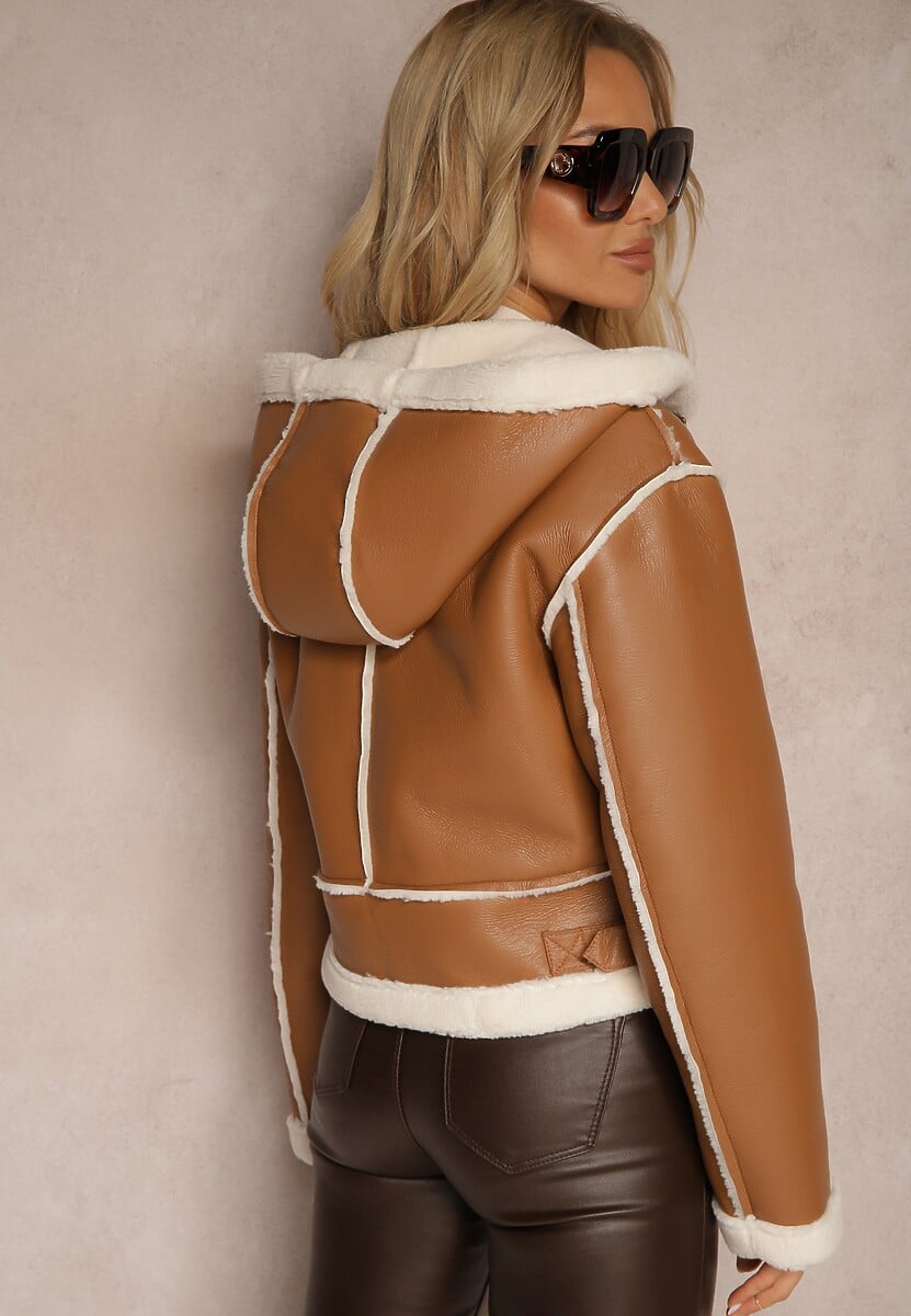 Brązowa Kurtka Biker o Krótkim Kroju z Kapturem i Futerkowymi Wstawkami Dailora
