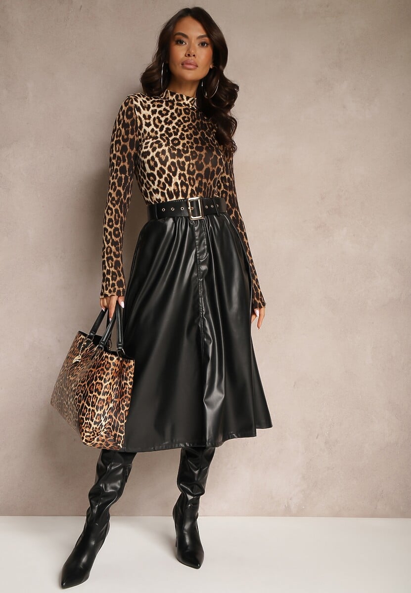 Czarna Spódnica z Ekoskóry o Rozkloszowanym Kroju z Paskiem Sewida