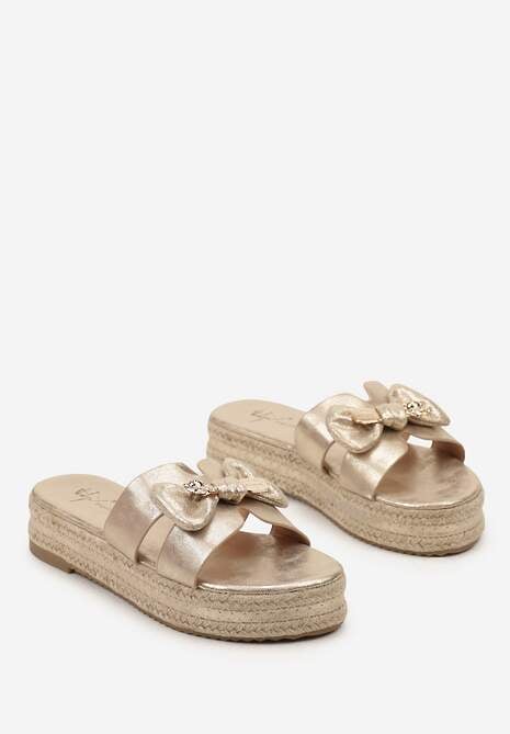 Złote Klapki na Platformie z Plecionymi Paskami Wykończone Kokardką Licebia
