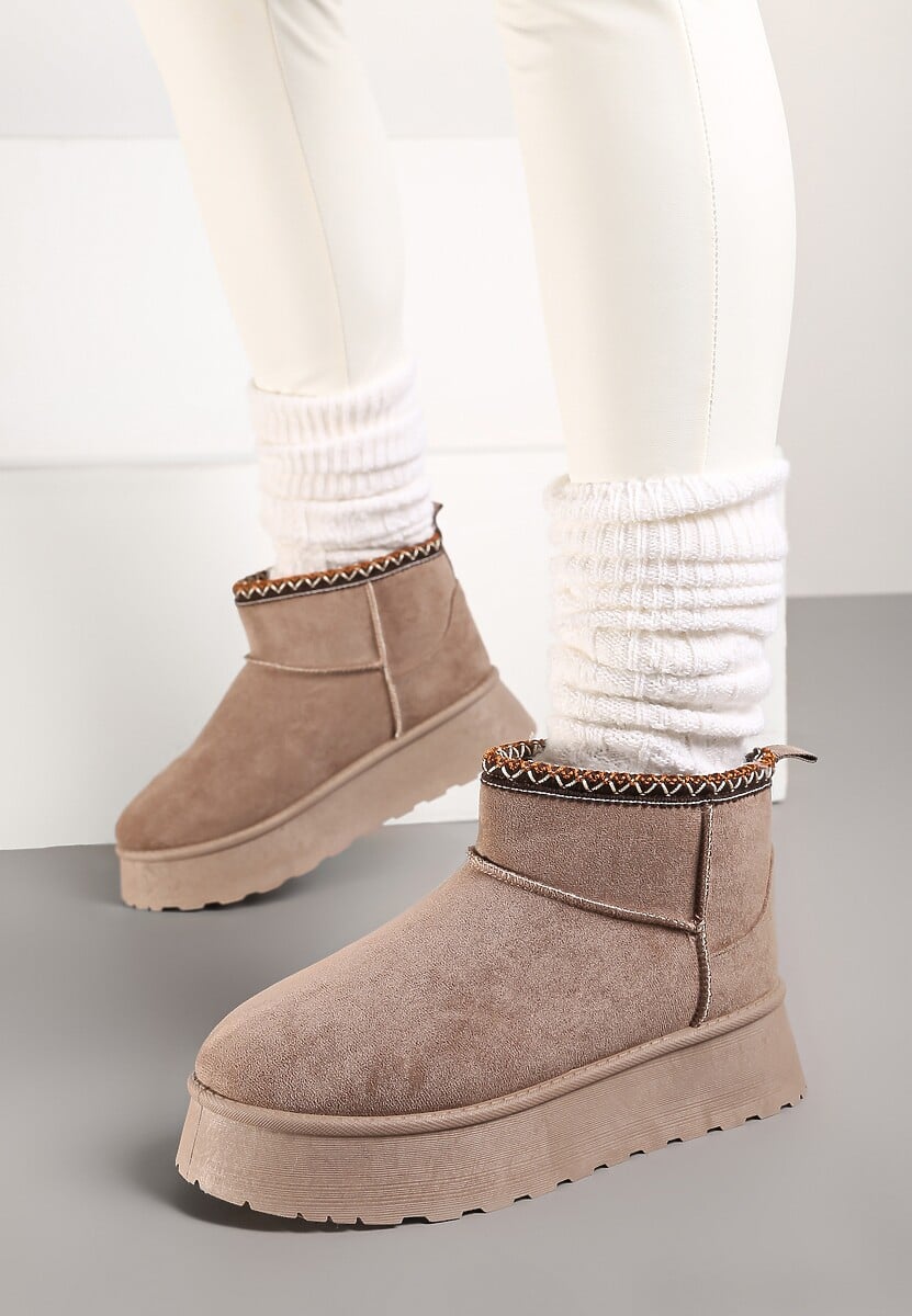 Ciemnobeżowe Śniegowce na Platformie Ozdobione Haftem Deccaria