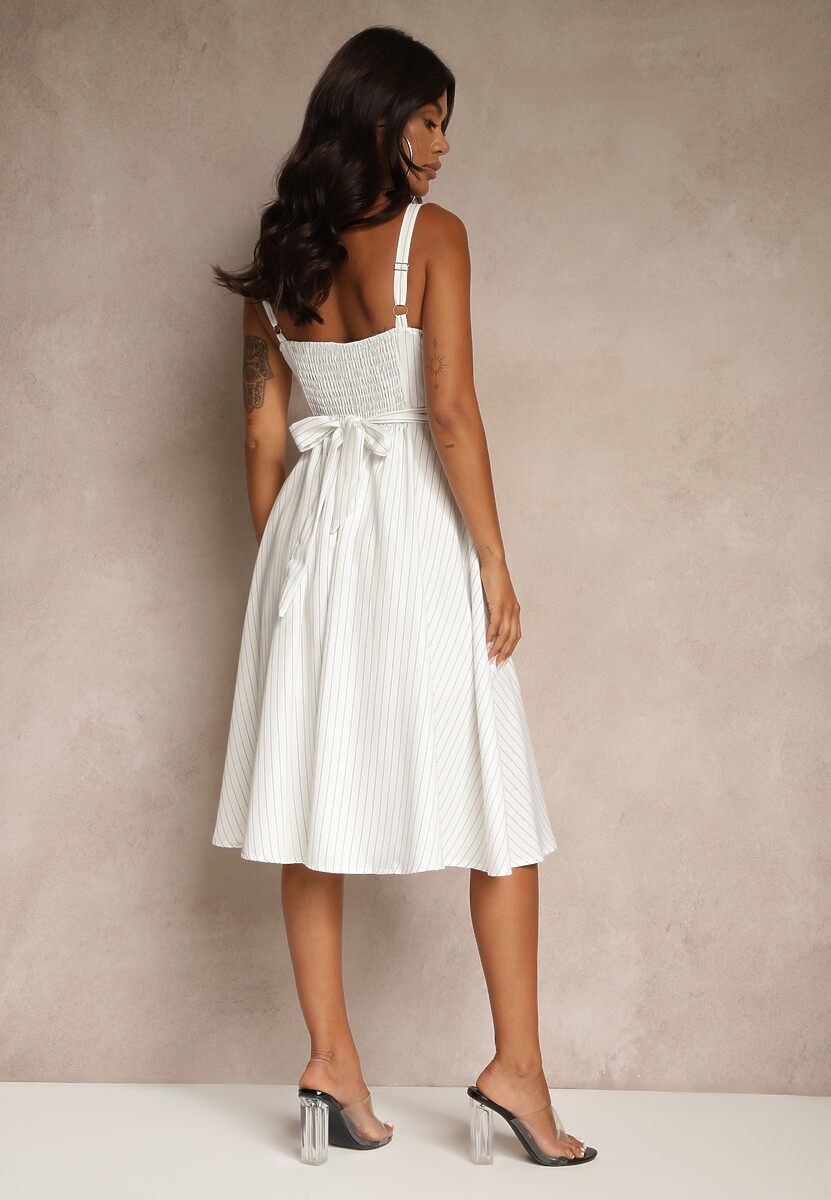 Biała Rozkloszowana Sukienka z Wiskozą w Paski Dolavessa