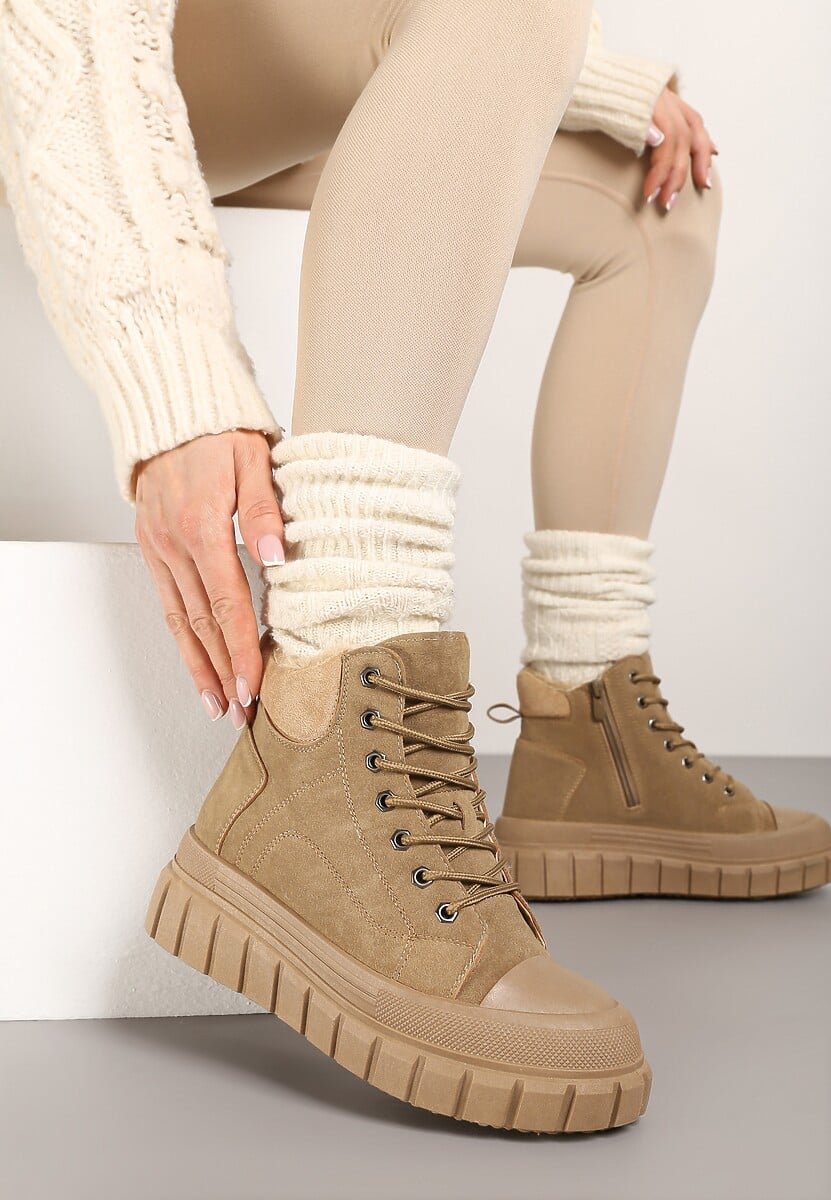 Ciemnobeżowe Sznurowane Botki Vices na Platformie Ozdobionej Tłoczeniem Savalirae