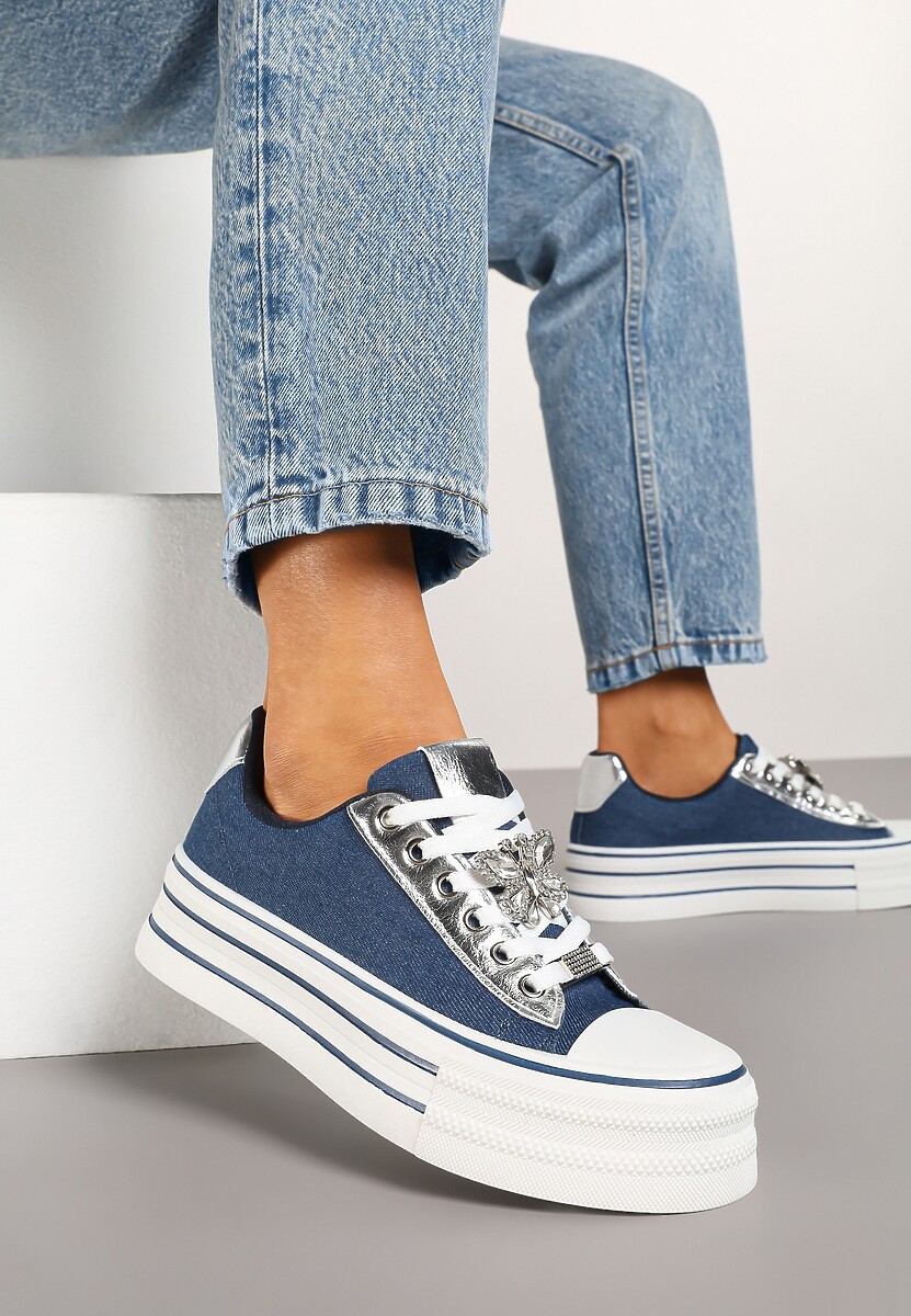 Niebieskie Trampki na Platformie z Ozdobną Aplikacją w Kształcie Motyla Haniriel