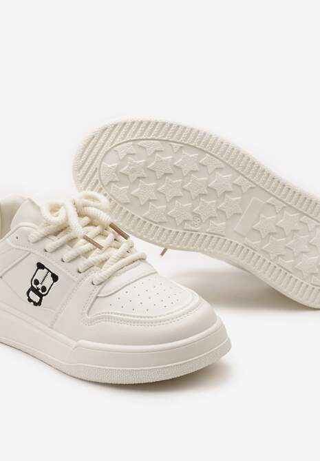 Beżowe Sneakersy z Drobną Perforacją i Małym Nadrukiem Fredomia