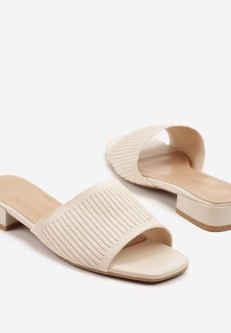 Beżowe Płaskie Klapki z Prążkowanym Paskiem Sari