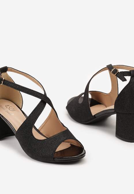 Czarne Brokatowe Sandały na Słupku ze Skrzyżowanymi Paskami Sarysetta