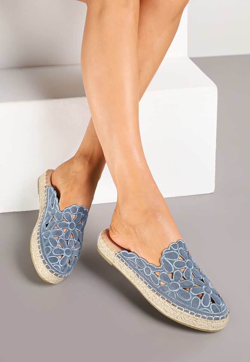 Niebieskie Klapki na Płaskiej Podeszwie z Ażurowym Wzorem Dolerissa