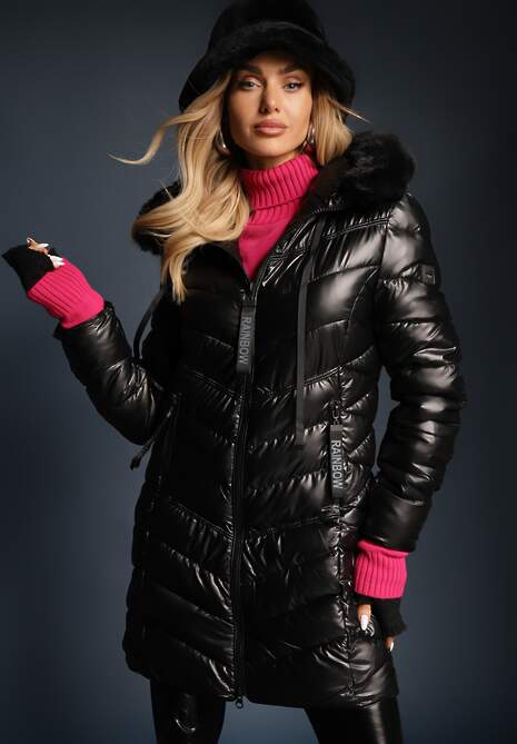 Czarna Ocieplona Kurtka Pikowana z Kapturem i Futrzanym Kołnierzem Varella