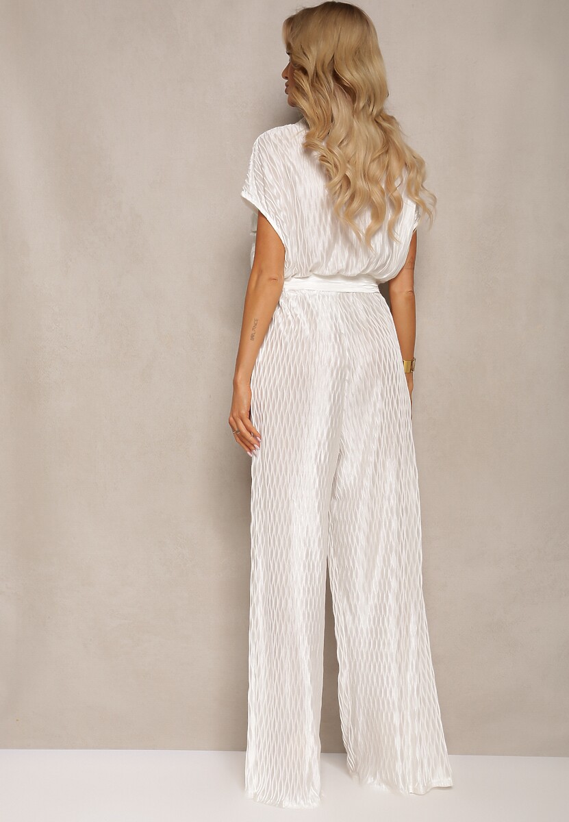 Biały Kopertowy Kombinezon z Gumką w Talii ze Spodniami Palazzo i Materiałowym Paskiem Hesperi