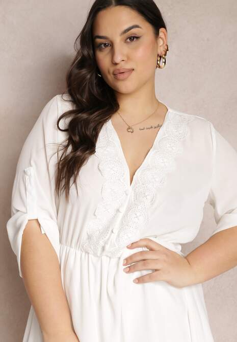 Biała Sukienka Mini z Gumką w Talii i Koronkowymi Wstawkami Kelia