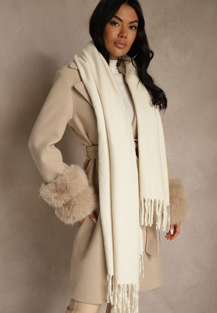 Jasnobeżowy Gładki Szalik z Frędzlami Vetimare