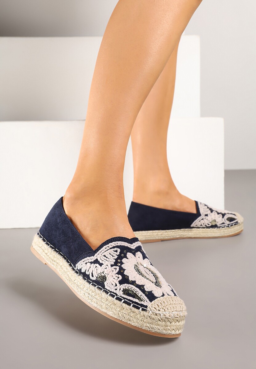 Granatowe Espadryle Ozdobione Haftem i Cekinami na Podeszwie z Plecionki Merindoria