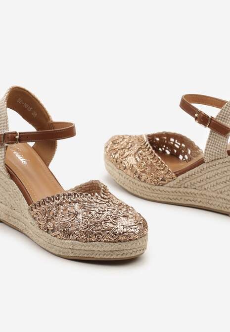 Szampańskie Sandały z Imitacji Skóry z Plecionki Zapinane na Sprzączkę na Koturnie Rioma