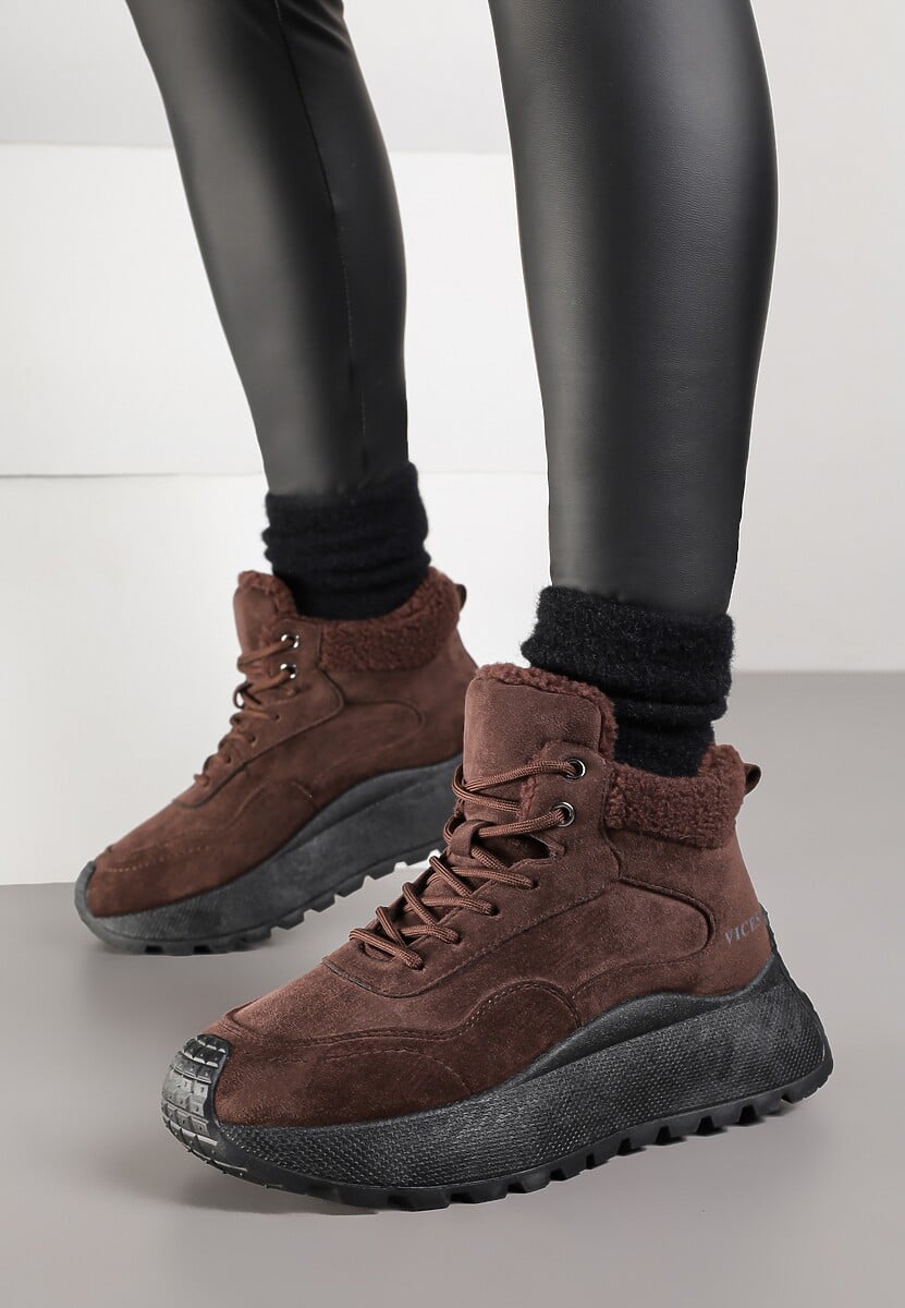 Brązowe Sneakersy Śniegowce Vices na Platformie Ozdobione Napisem i Futerkiem Lanite