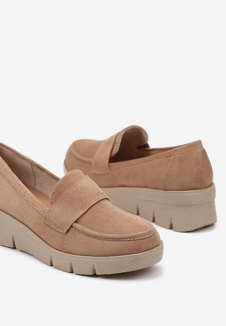 Ciemnobeżowe Półbuty Mokasyny na Koturnie z Wkładką ze Skóry Naturalnej Ozdobione Paskiem Zorvia