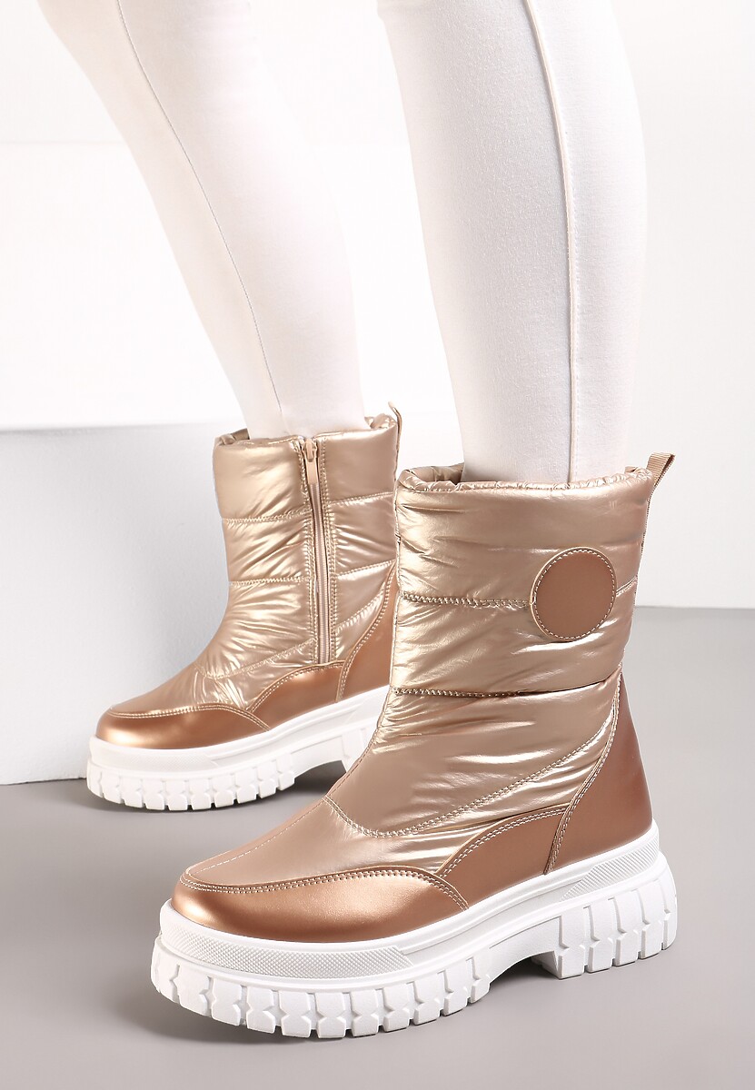 Szampańskie Pikowane Śniegowce za Kostkę z Metalicznym Połyskiem i Naszywką Kinicro