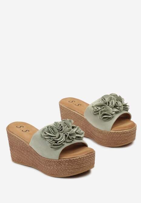 Zielone Klapki na Platformie z Koturnem i Szerokim Paskiem z Kwiatami Sirecia