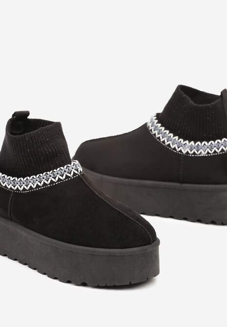 Czarne Śniegowce na Platformie Ozdobione Metaliczną Nicią i Skarpetową Cholewką Sinirae