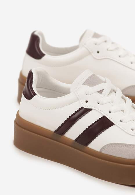 Biało-Bordowe Sneakersy na Kauczukowej Podeszwie Ozdobione Paskami Nilimea