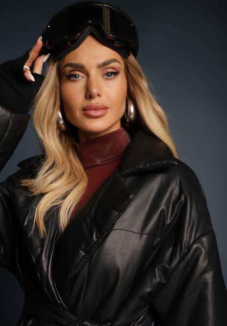 Czarny Płaszcz z Imitacji Skóry z Wiązanym Paskiem Tosha