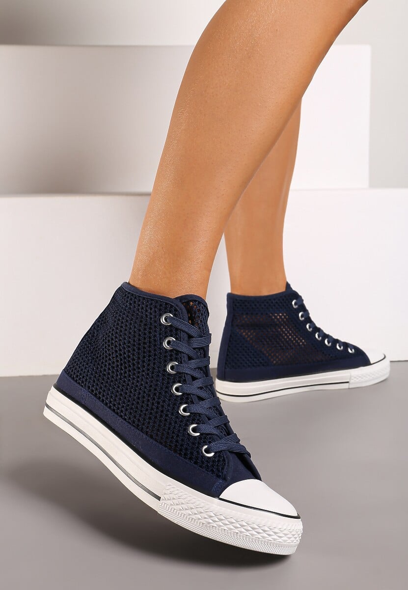 Czarne Trampki za Kostkę z Perforacją Welagia