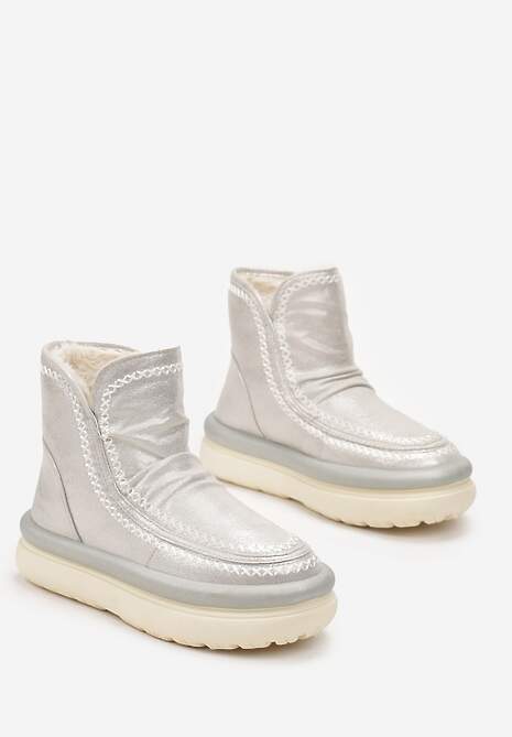 Srebrne Błyszczące Śniegowce na Platformie z Kontrastowymi Przeszyciami Okuniza