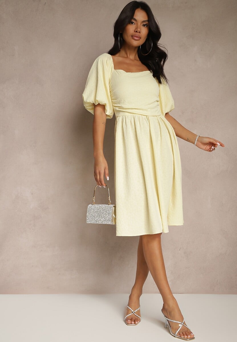 Żółta Rozkloszowana Sukienka z Bufiastymi Rękawami i Kwadratowym Dekoltem Mariwena