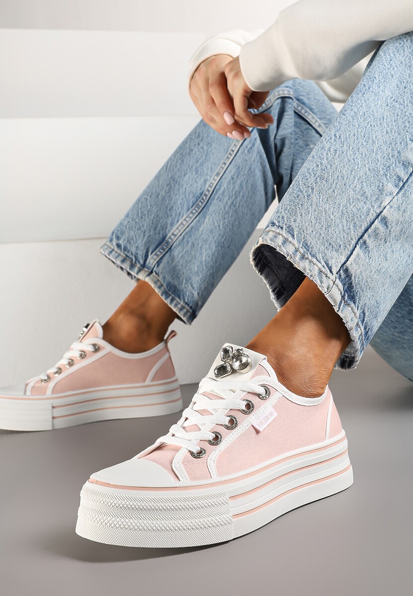 Niebieskie Trampki na Platformie z Biżuteryjną Aplikacją Flortewis