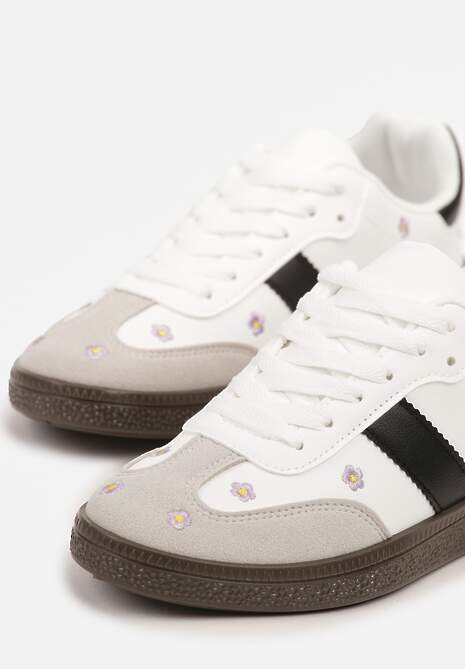 Białe Sneakersy Tenisówki Ozdobione Kwiatkami Zummine