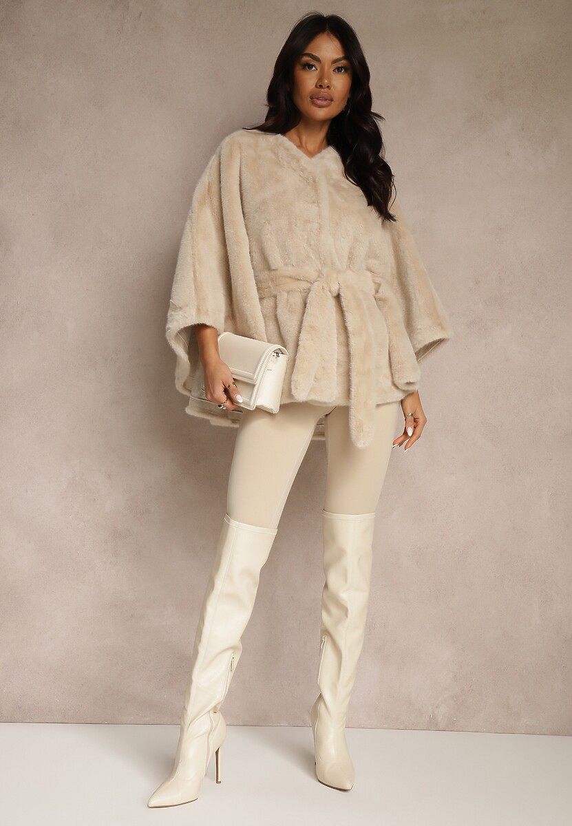 Beżowe Futerkowe Ponczo Ozdobione Paskiem Monareva