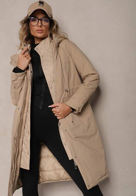 Ciemnobeżowa Długa Kurtka z Kieszeniami i Kapturem Podkreślająca Talię Tarindela