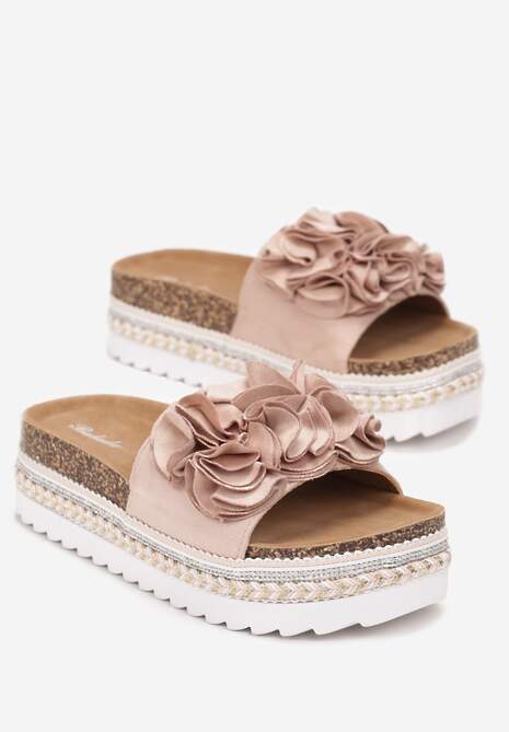 Różowe Klapki na Dekoracyjnej Platformie z Szerokim Paskiem Manilin