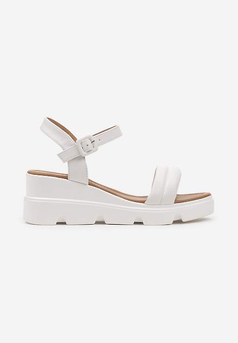 Białe Sandały z Ekoskóry Zapinane Przy Kostce na Koturnie Gazina
