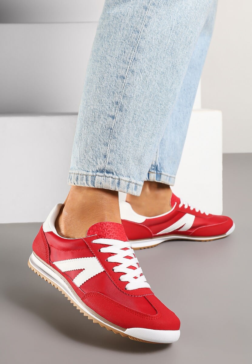 Czerwone Sneakersy Klasyczne Tenisówki Zdobione Przeszyciami Bortewi