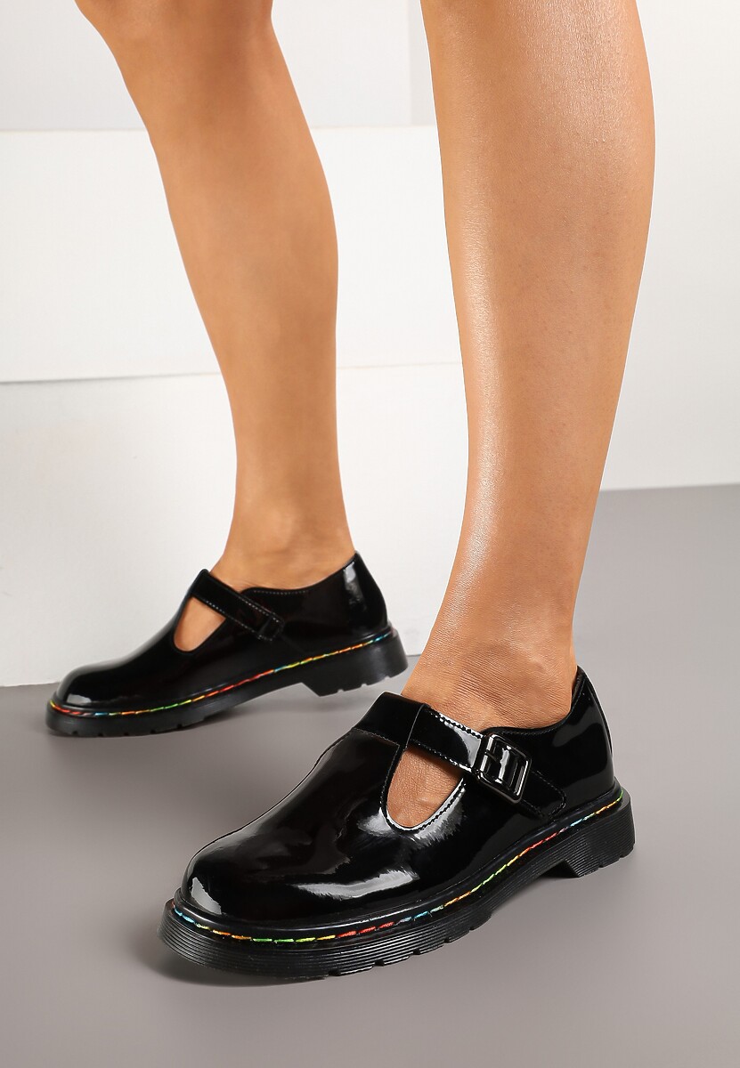 Czarne Lakierowane Półbuty ze Skóry Naturalnej Zdobione Kolorową Nitką Labinae