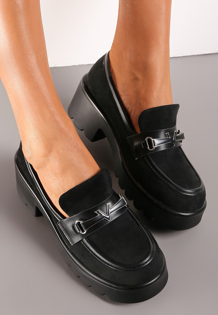 Czarne Mokasyny Wsuwane z Imitacji Zamszu z Metalową Aplikacją na Grubej Podeszwie Breez