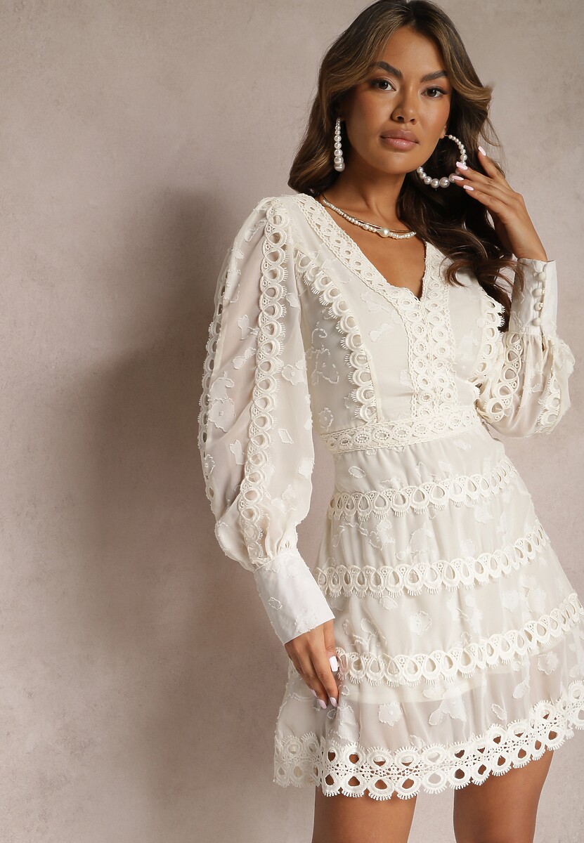 Jasnobeżowa Haftowana Sukienka Mini z Guzikami i Ażurowymi Wstawkami Albastra