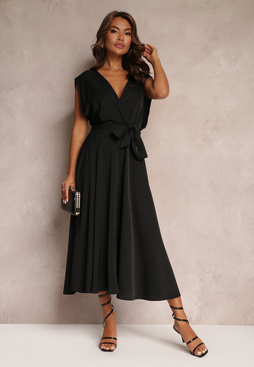Czarna Rozkloszowana Sukienka Maxi z Kopertowym Dekoltem i Wiązanym Paskiem Hallona