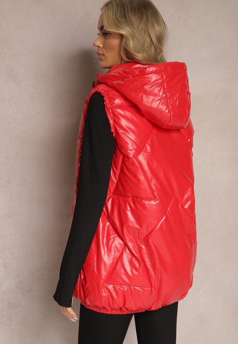 Czerwona Kamizelka z Geometrycznym Pikowaniem i Kapturem Lucide