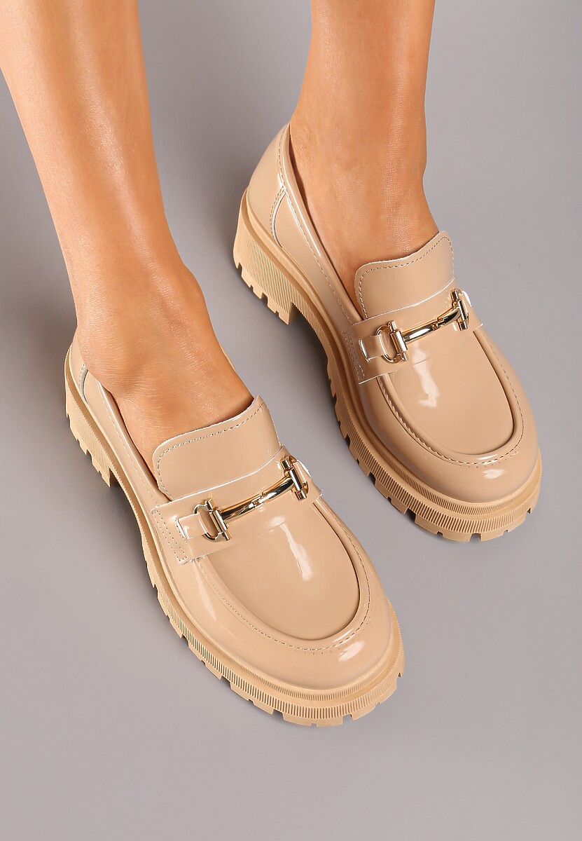 Ciemnobeżowe Mokasyny Lakierowane na Platformie Ozdobione Klamrą Sailaya
